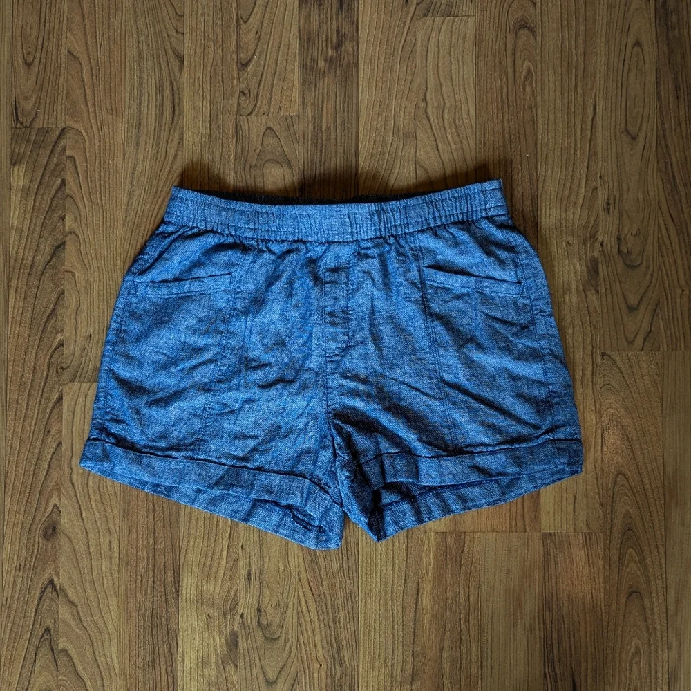 Old Navy High-Rise Linen Blend Chambray Shorts in Blue, Size Small